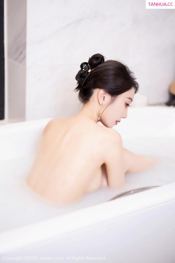 玥儿玥  [XiuRen]高清写真图 2024.04.30 No.8480 玥儿玥 旗袍美腿第67张图片